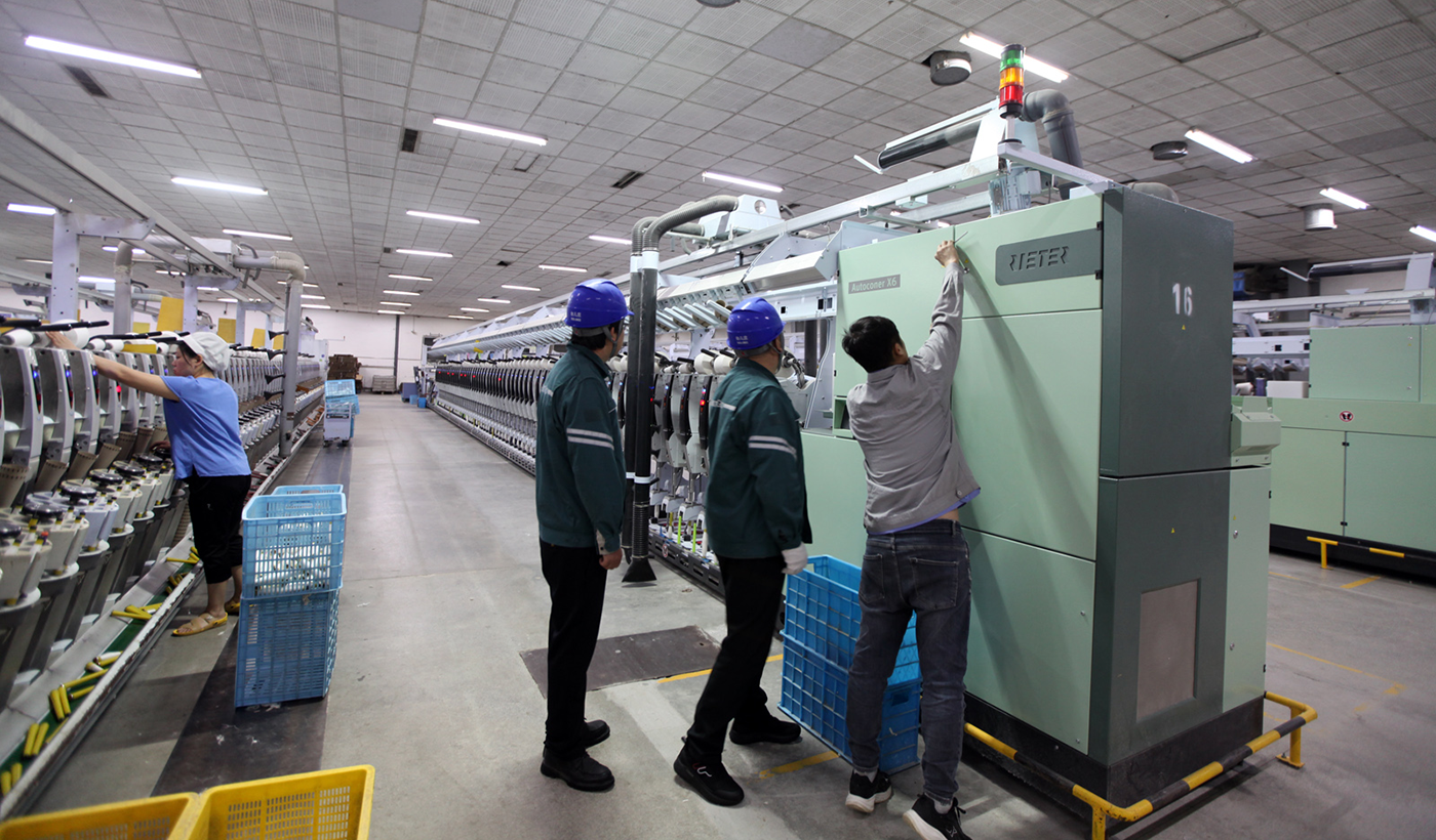 “供电部门服务专业、响应迅速，主动上门为我们排查隐患、讲解政策，让我们对复工复产用电更安心、更有底气！”枣庄青纺联纤维科技有限公司电力部负责人邱君丰对供电服务给予高度评价。